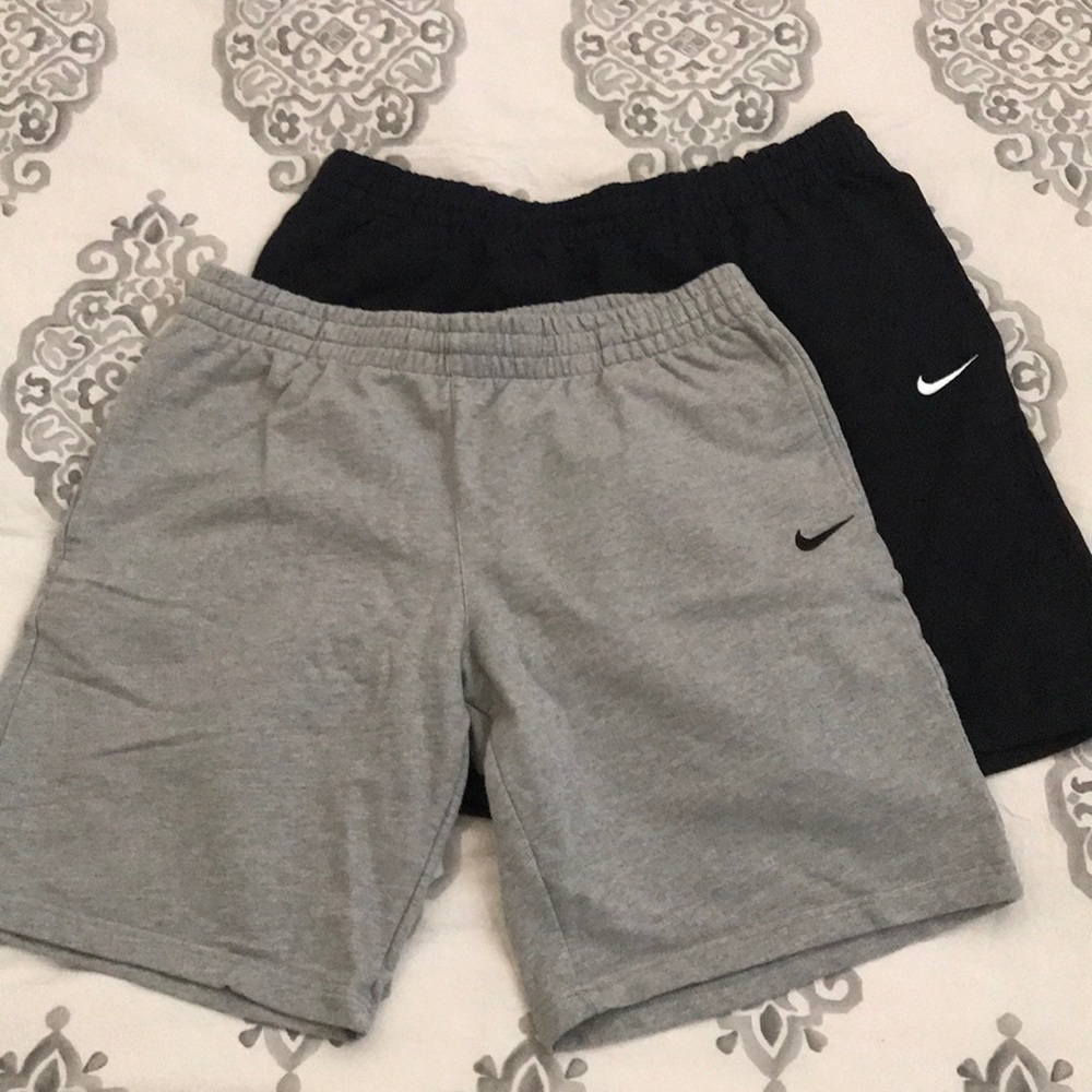 Nike Men’s Cotton Shorts Size XL (2 pairs)